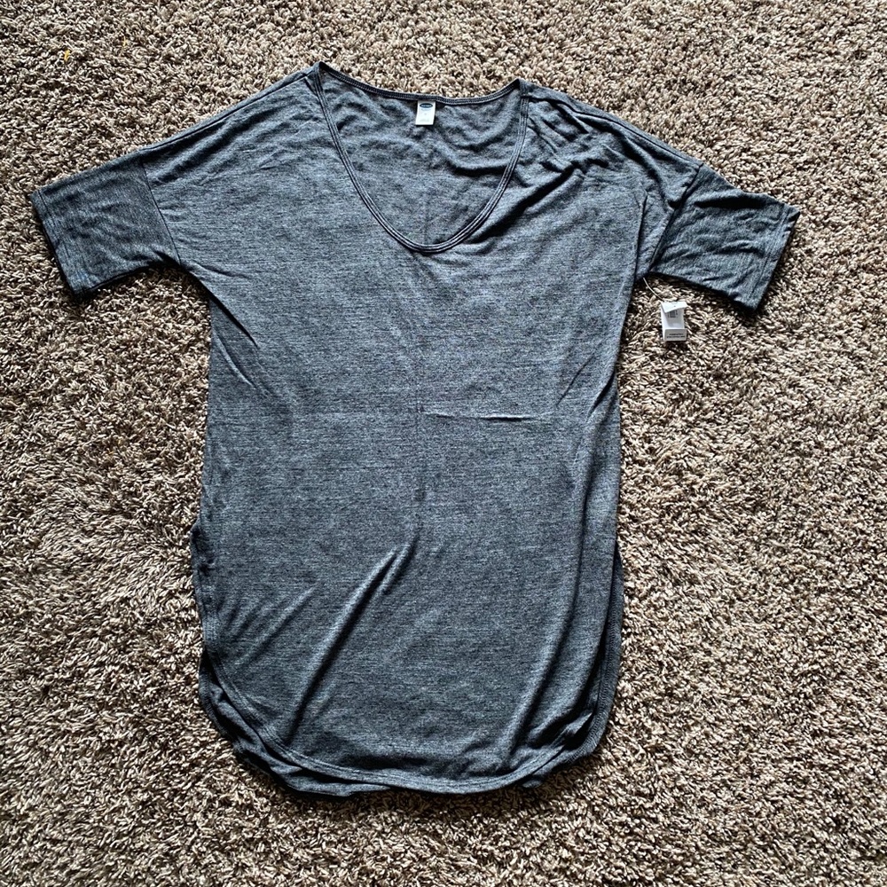 Old Navy top w/slitted scoop